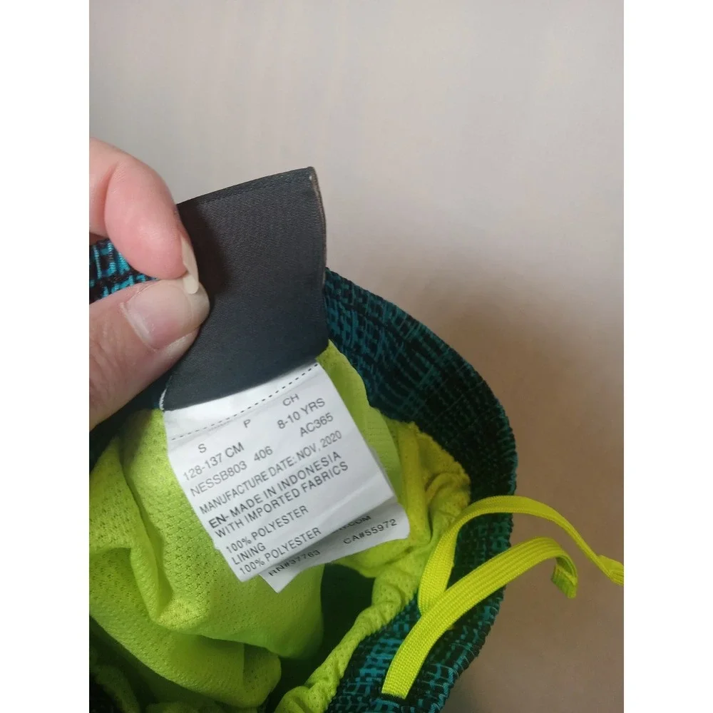 nike swim trunks Boys Small With Liner And Pockets And Drawstring Multicolor